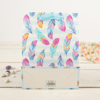 Пакет подарочный «Перышки», голубой, 26 × 10 × 32 см